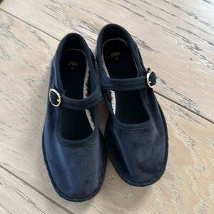 Zara kids black ballet flats size 12.5, soft velvet